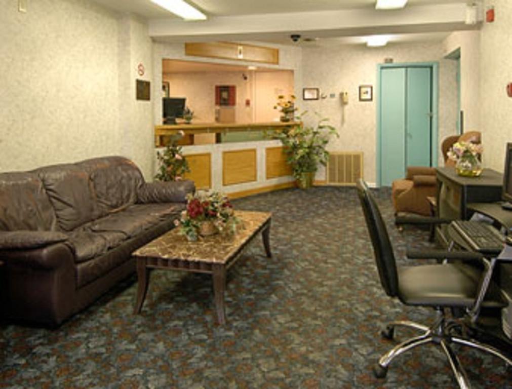 Hotel Econo 2*