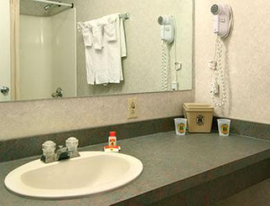Econo Hotel 2*